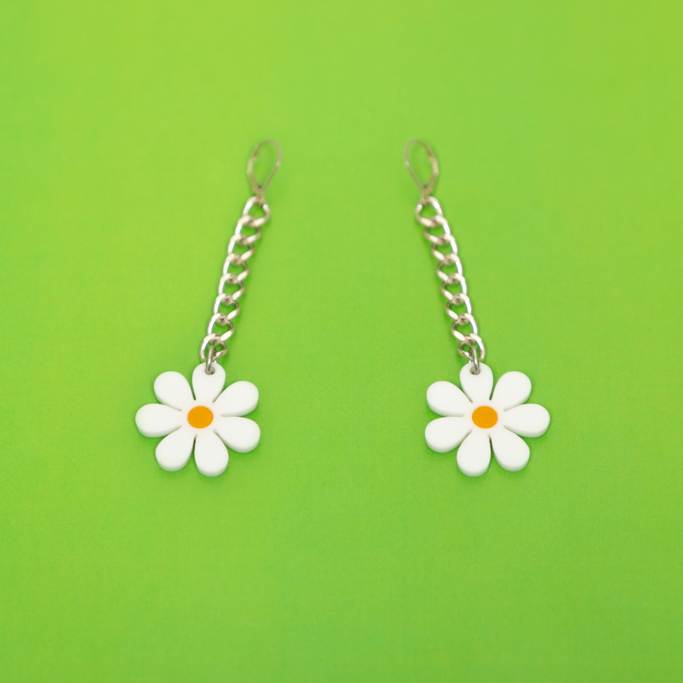 The Baby Daisy Chain Earrings, Silver chain with white daisy.