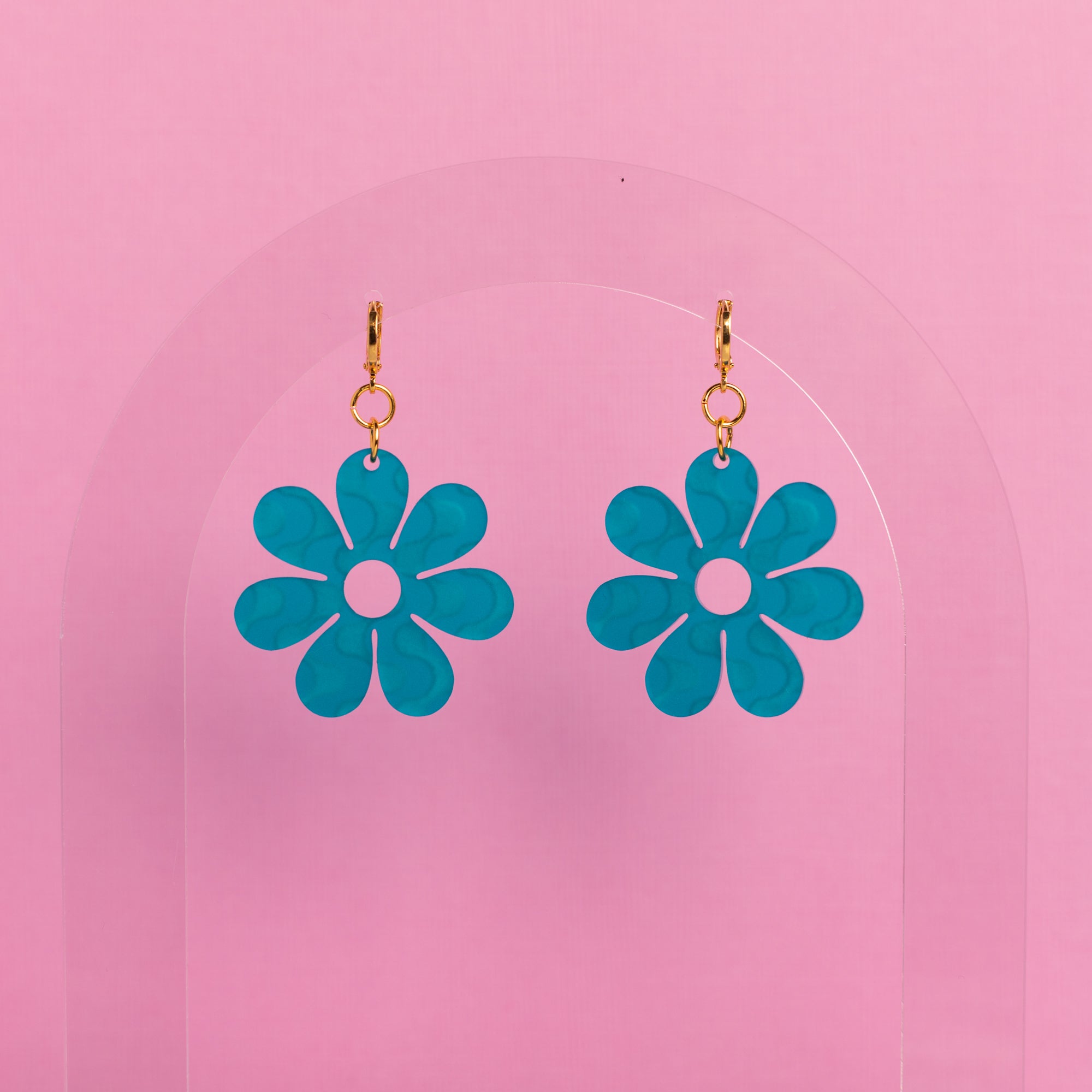 The Wavy Dazey Dangle Earrings