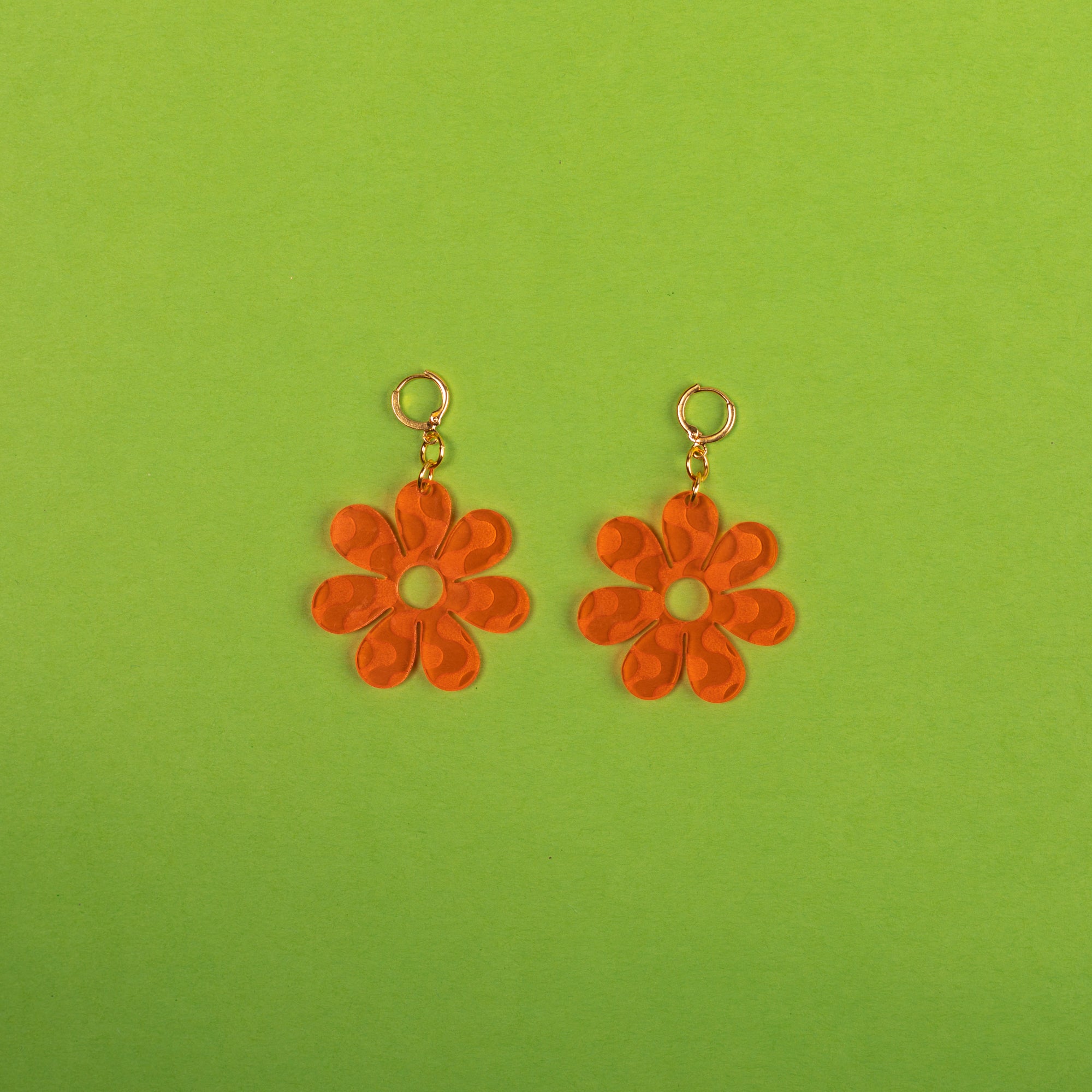 The Wavy Dazey Dangle Earrings