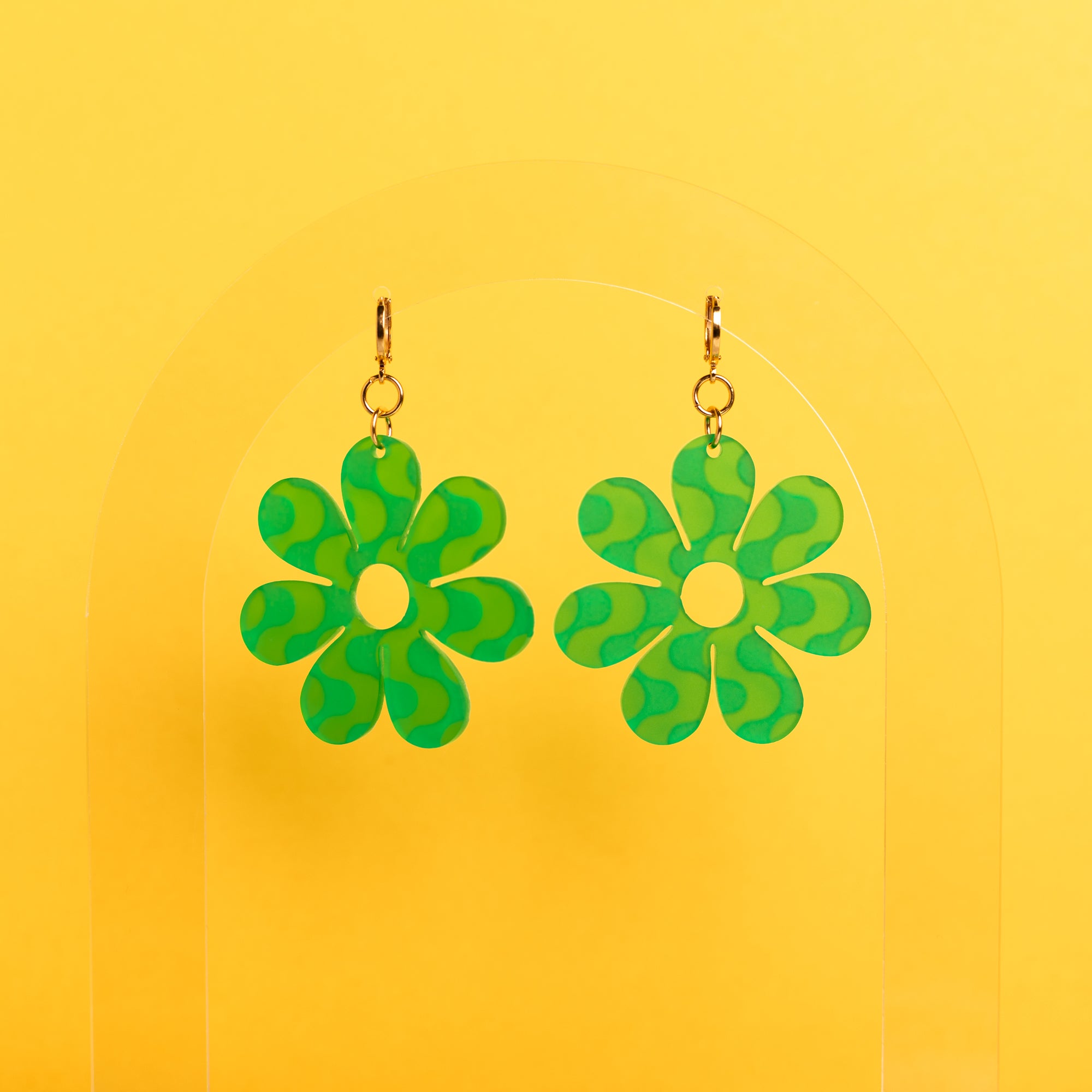 The Wavy Dazey Dangle Earrings