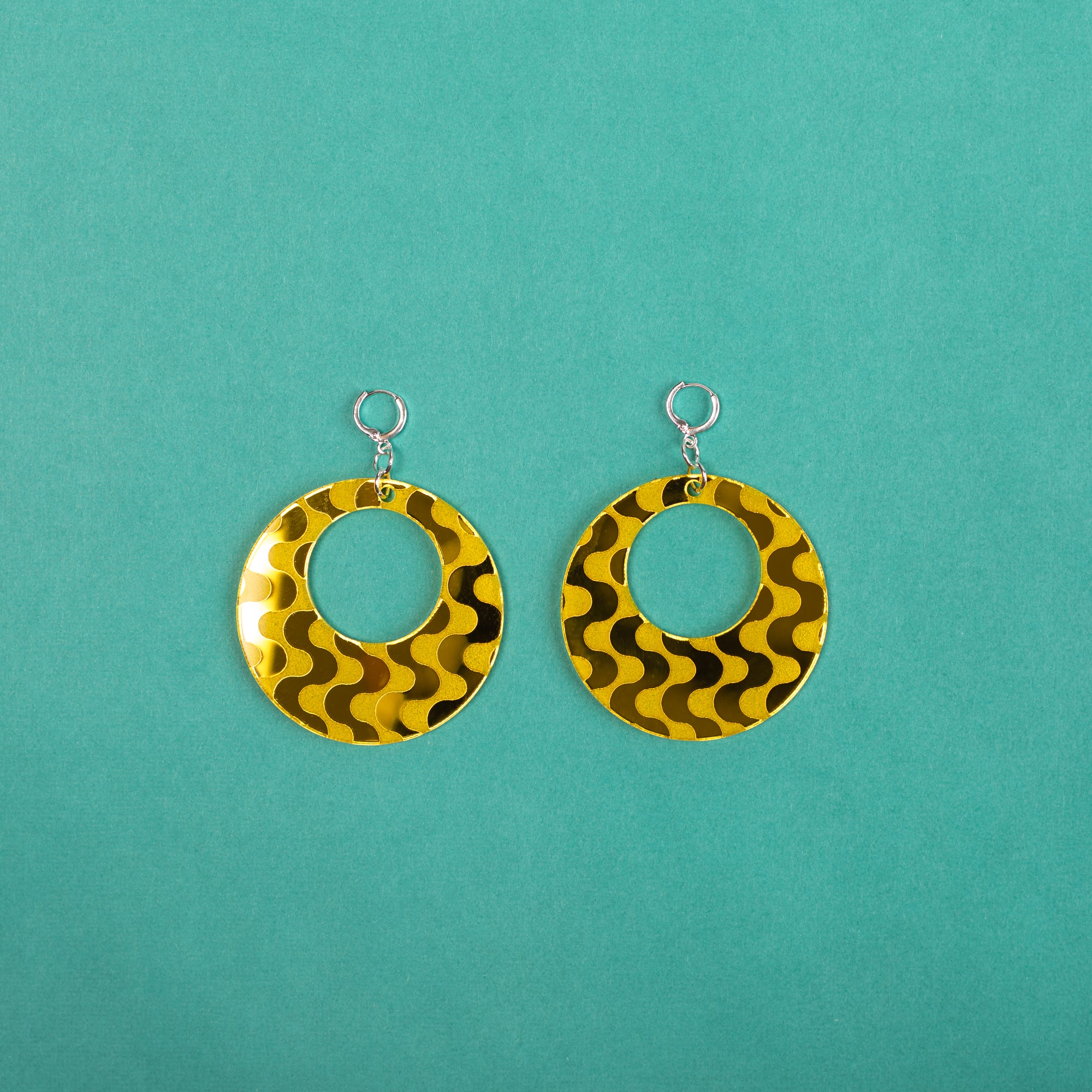 The Wavy Oh! Mod Dangle Earrings