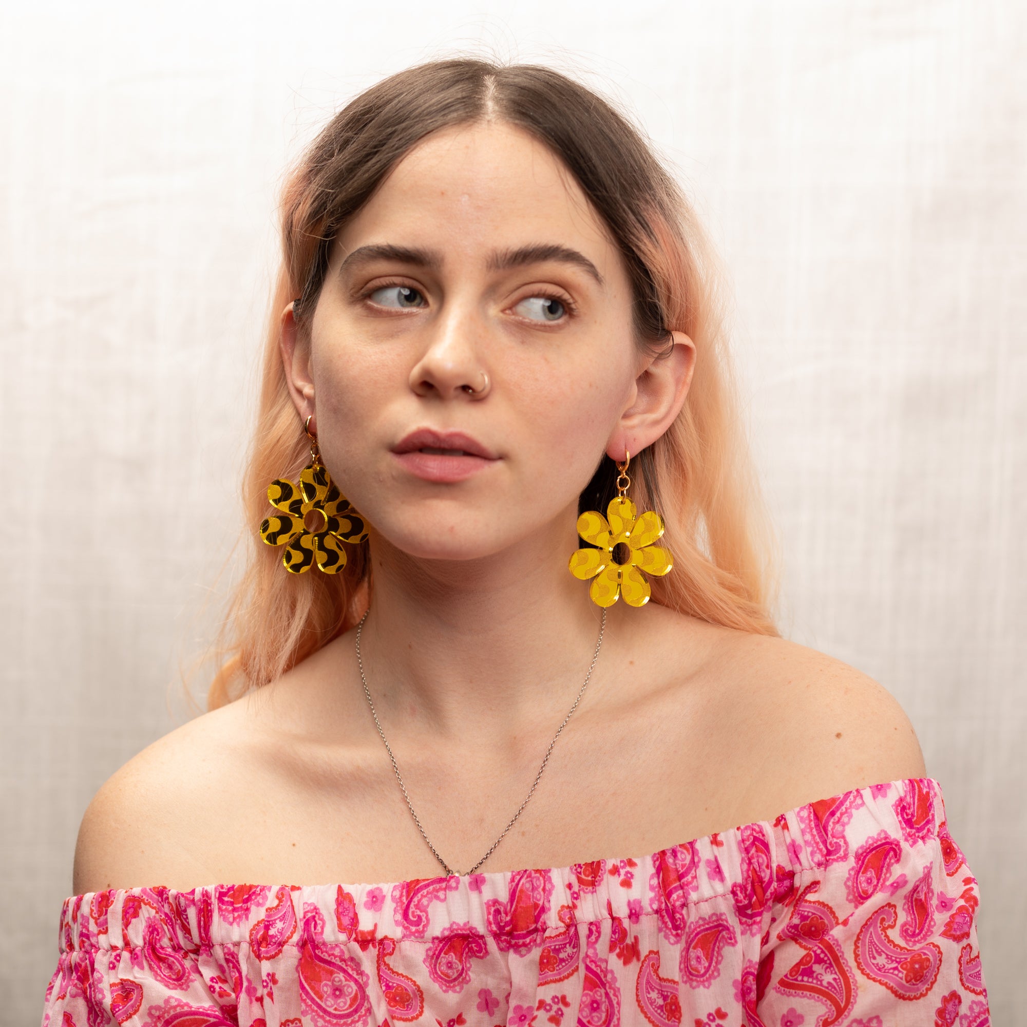 The Wavy Dazey Dangle Earrings