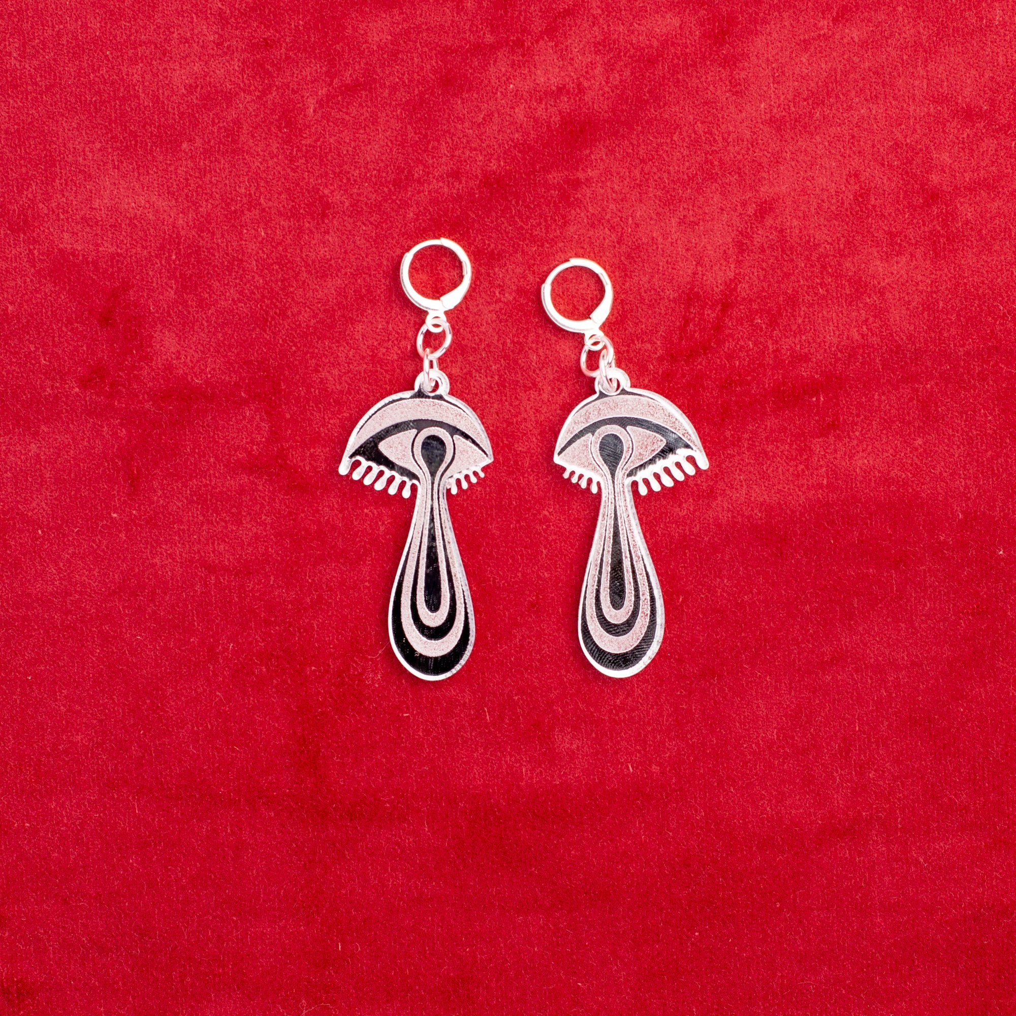 The Mind's Eye Engrave Dangle Earrings