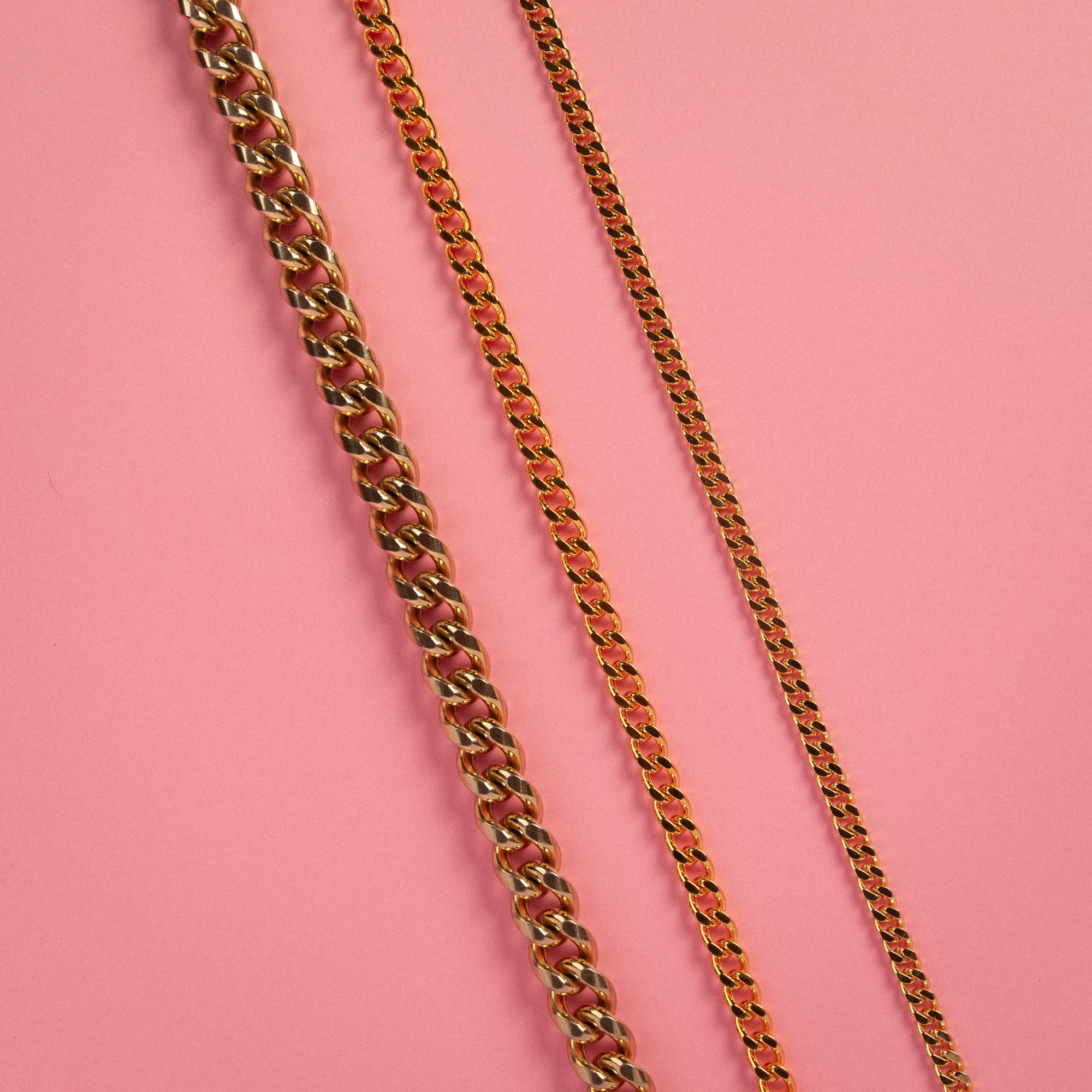 Curb Chain Toggle Necklace