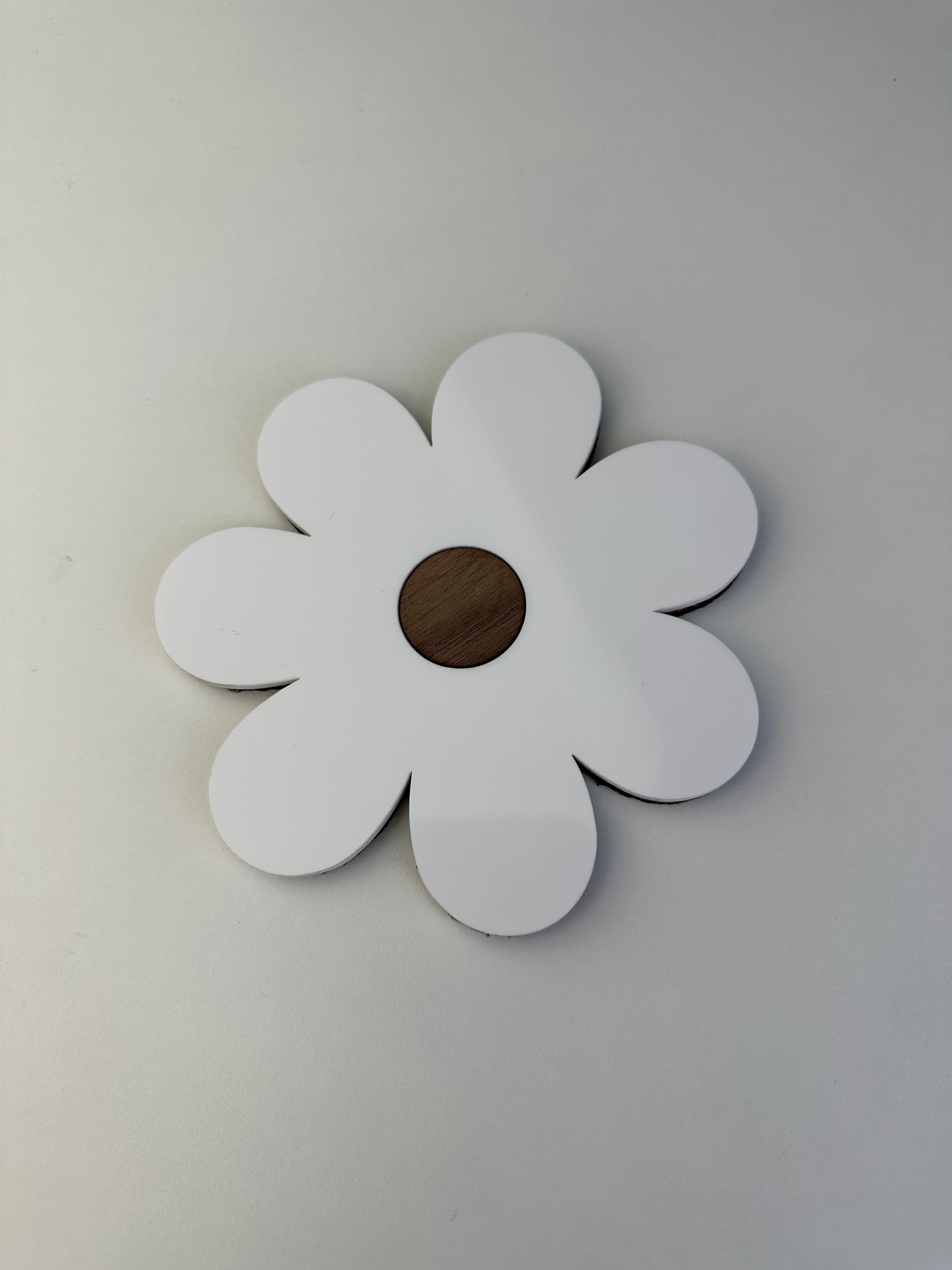 White & Wood Single Daisy Coaster Sample