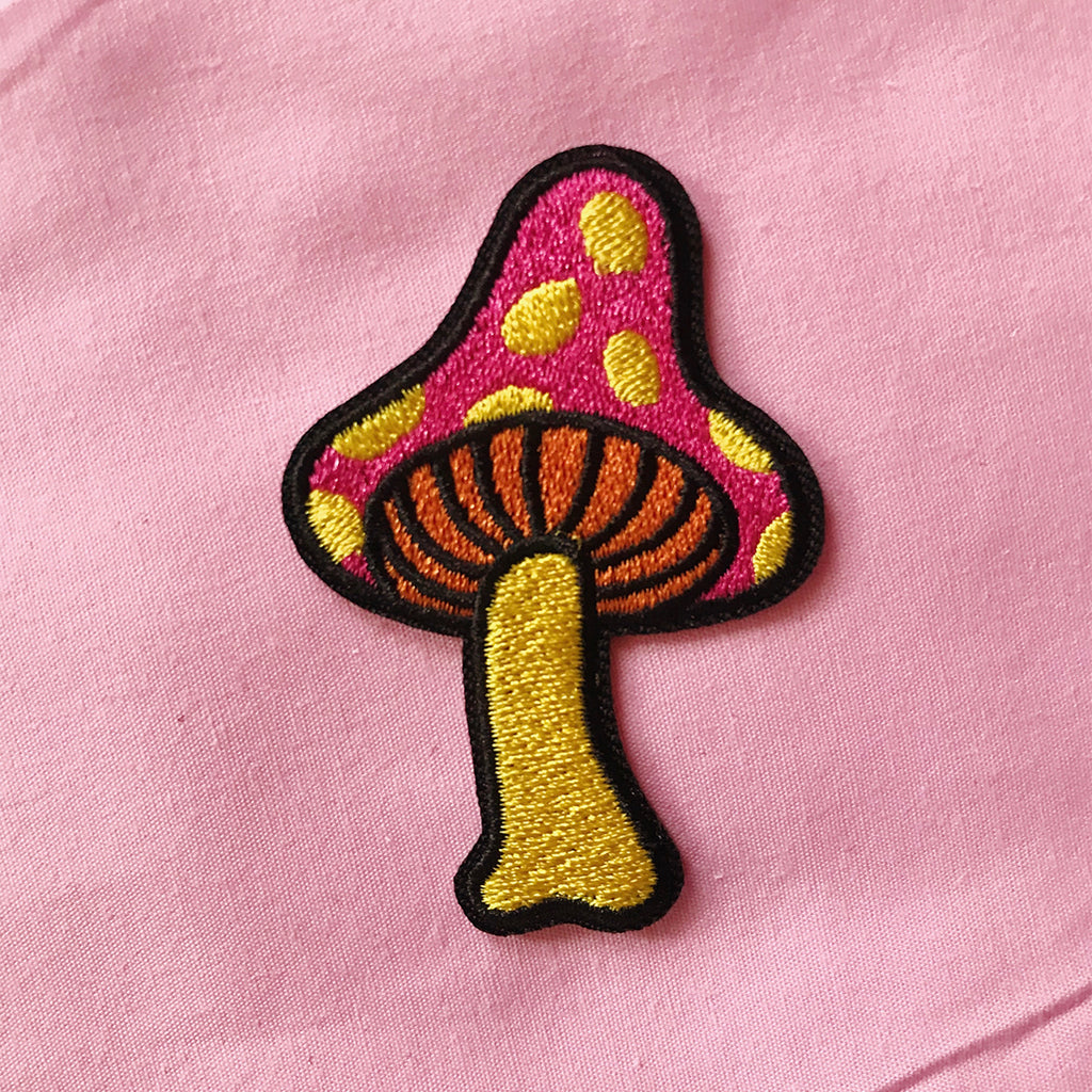 Super Mushroom Embroidered IRON ON PATCH - FREAKY SHOP WORLD